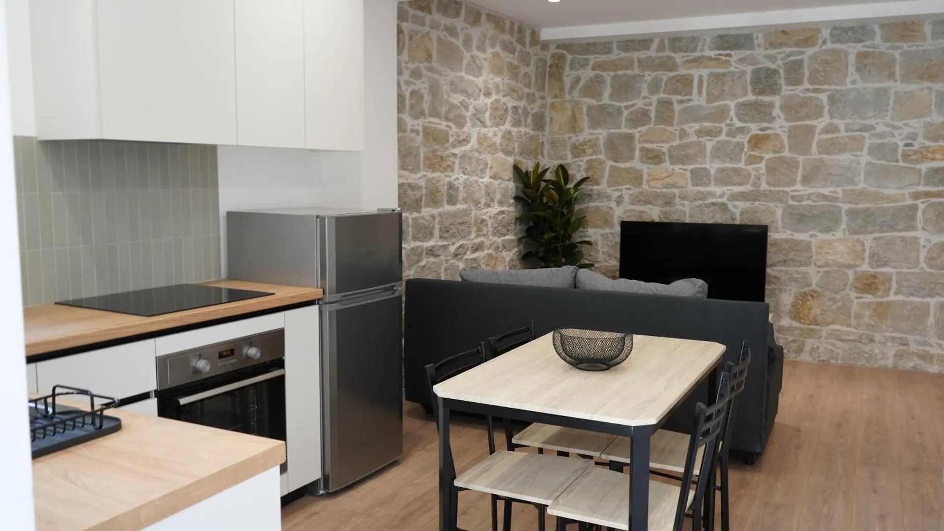 Luxury Beachside Apartment Stobrec, 30M To Pebble Beach, Restaurants, Center Of Stobrec Split
